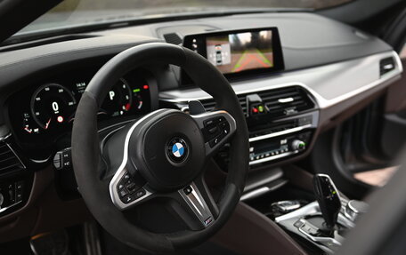 BMW 5 серия, 2018 год, 3 200 000 рублей, 21 фотография