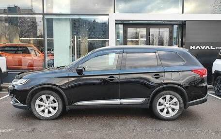 Mitsubishi Outlander III рестайлинг 3, 2015 год, 1 699 000 рублей, 8 фотография