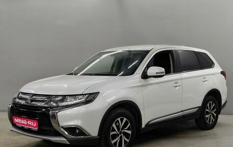 Mitsubishi Outlander III рестайлинг 3, 2018 год, 1 863 000 рублей, 1 фотография