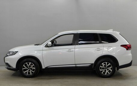 Mitsubishi Outlander III рестайлинг 3, 2018 год, 1 863 000 рублей, 8 фотография
