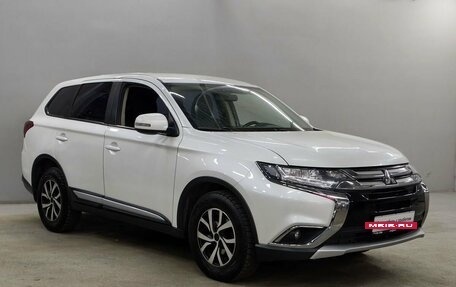 Mitsubishi Outlander III рестайлинг 3, 2018 год, 1 863 000 рублей, 3 фотография