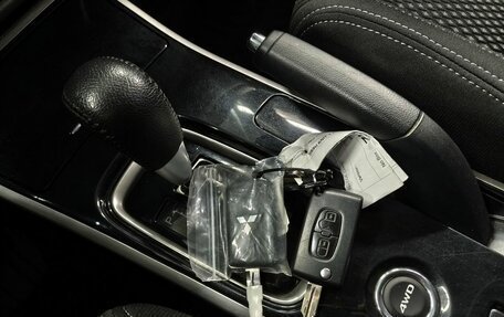 Mitsubishi Outlander III рестайлинг 3, 2018 год, 1 863 000 рублей, 16 фотография