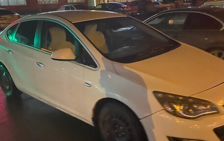 Opel Astra J, 2012 год, 625 000 рублей, 3 фотография