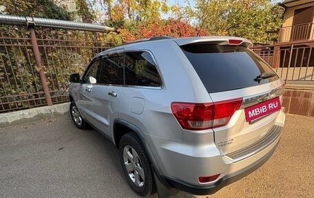 Jeep Grand Cherokee, 2011 год, 1 850 000 рублей, 2 фотография