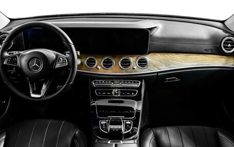 Mercedes-Benz E-Класс, 2016 год, 2 200 000 рублей, 7 фотография