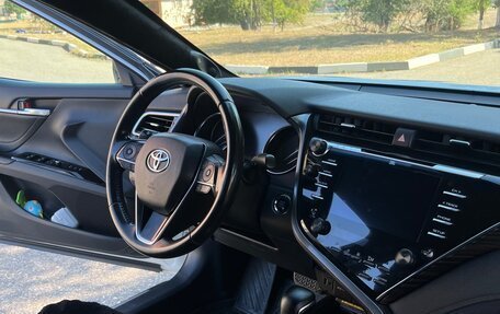 Toyota Camry, 2018 год, 2 650 000 рублей, 8 фотография