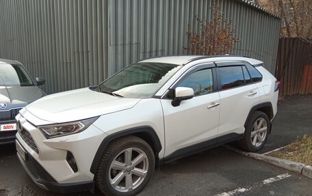 Toyota RAV4, 2021 год, 4 550 000 рублей, 6 фотография