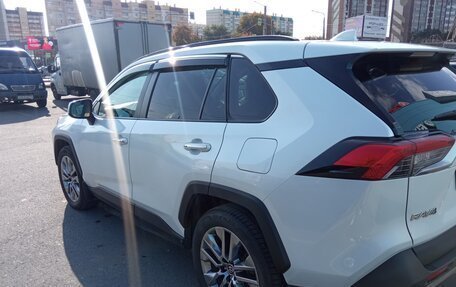 Toyota RAV4, 2021 год, 4 550 000 рублей, 4 фотография