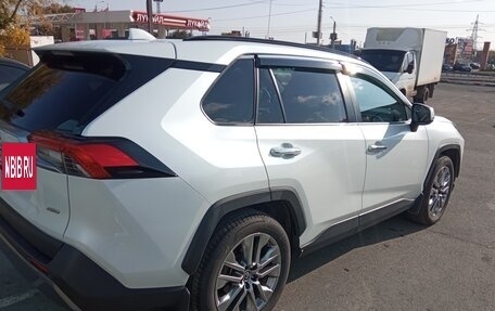 Toyota RAV4, 2021 год, 4 550 000 рублей, 3 фотография