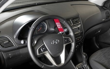 Hyundai Solaris II рестайлинг, 2015 год, 945 000 рублей, 3 фотография