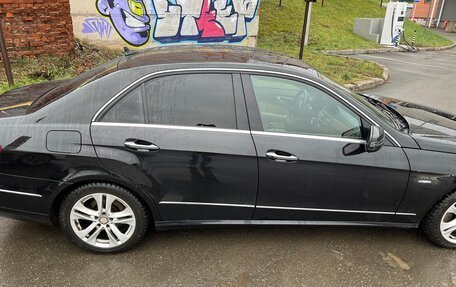 Mercedes-Benz E-Класс, 2011 год, 1 750 000 рублей, 7 фотография