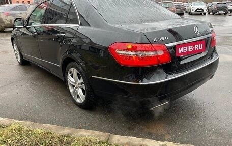 Mercedes-Benz E-Класс, 2011 год, 1 750 000 рублей, 4 фотография