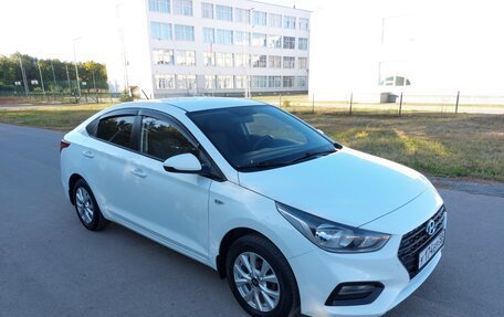 Hyundai Solaris II рестайлинг, 2017 год, 980 000 рублей, 2 фотография