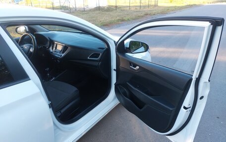 Hyundai Solaris II рестайлинг, 2017 год, 980 000 рублей, 7 фотография