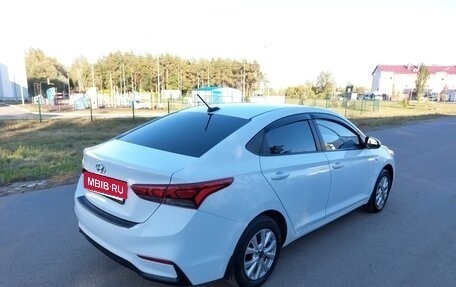 Hyundai Solaris II рестайлинг, 2017 год, 980 000 рублей, 3 фотография