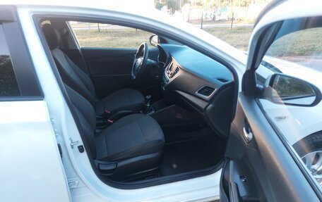 Hyundai Solaris II рестайлинг, 2017 год, 980 000 рублей, 22 фотография