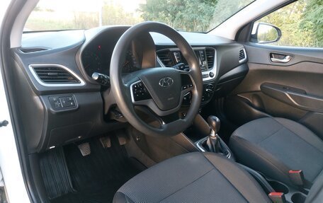 Hyundai Solaris II рестайлинг, 2017 год, 980 000 рублей, 21 фотография