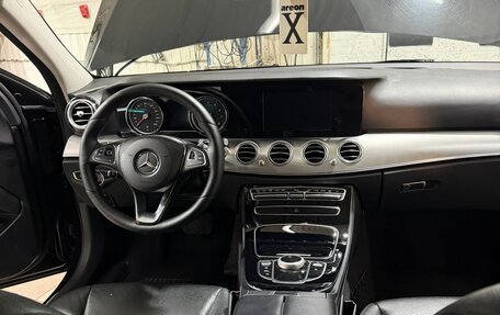 Mercedes-Benz E-Класс, 2017 год, 2 000 000 рублей, 5 фотография