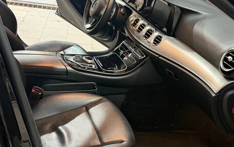 Mercedes-Benz E-Класс, 2017 год, 2 000 000 рублей, 6 фотография