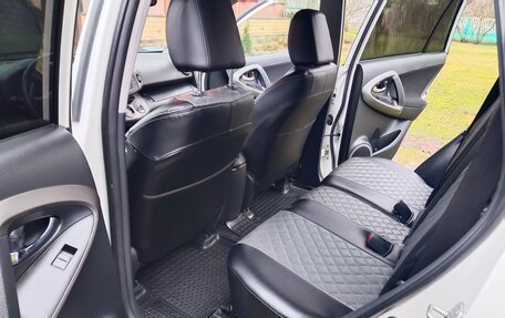 Toyota RAV4, 2011 год, 1 350 000 рублей, 14 фотография