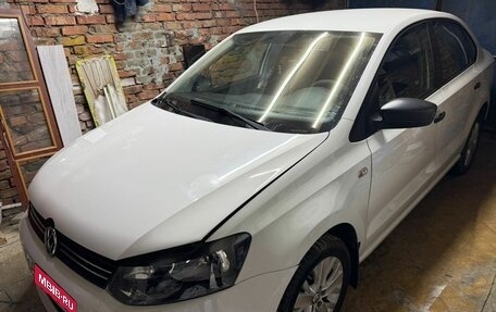 Volkswagen Polo VI (EU Market), 2013 год, 1 250 000 рублей, 1 фотография