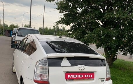 Toyota Prius, 2011 год, 800 000 рублей, 2 фотография