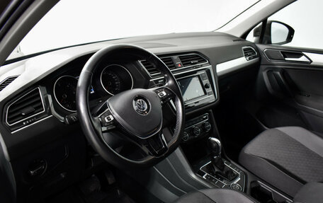 Volkswagen Tiguan II, 2018 год, 2 850 000 рублей, 9 фотография