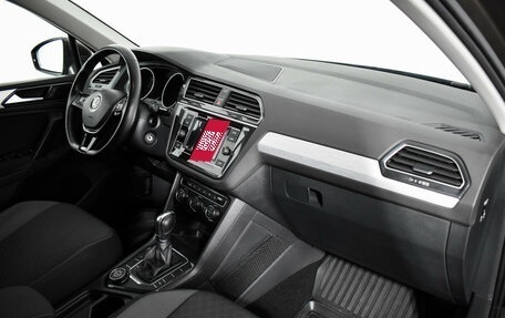 Volkswagen Tiguan II, 2018 год, 2 850 000 рублей, 13 фотография