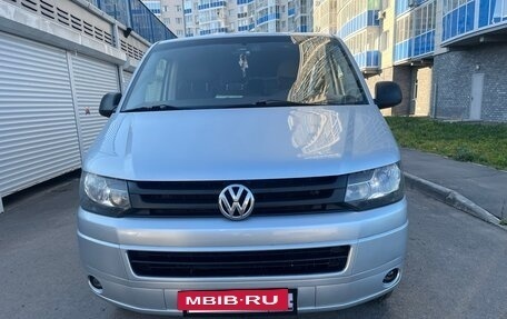 Volkswagen Caravelle T5, 2011 год, 1 755 000 рублей, 14 фотография