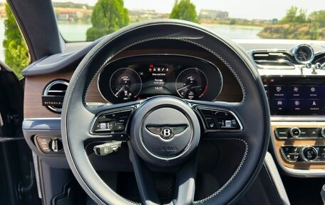 Bentley Bentayga I, 2023 год, 31 000 000 рублей, 11 фотография