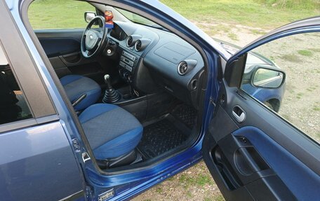 Ford Fiesta, 2005 год, 310 000 рублей, 9 фотография