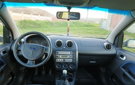 Ford Fiesta, 2005 год, 310 000 рублей, 13 фотография