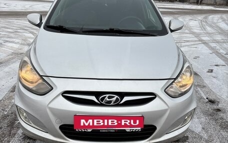Hyundai Solaris II рестайлинг, 2012 год, 670 000 рублей, 4 фотография