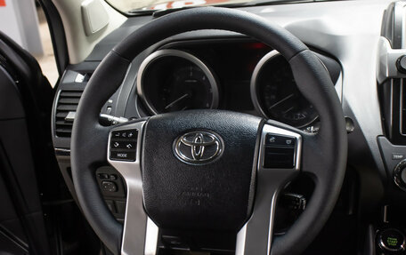 Toyota Land Cruiser Prado 150 рестайлинг 2, 2017 год, 4 298 000 рублей, 17 фотография