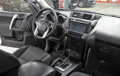 Toyota Land Cruiser Prado 150 рестайлинг 2, 2017 год, 4 298 000 рублей, 11 фотография