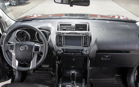 Toyota Land Cruiser Prado 150 рестайлинг 2, 2017 год, 4 298 000 рублей, 14 фотография