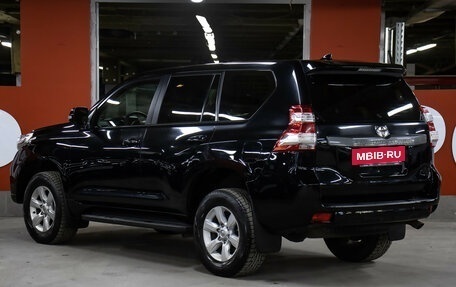 Toyota Land Cruiser Prado 150 рестайлинг 2, 2017 год, 4 298 000 рублей, 7 фотография