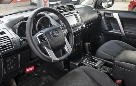 Toyota Land Cruiser Prado 150 рестайлинг 2, 2017 год, 4 298 000 рублей, 16 фотография