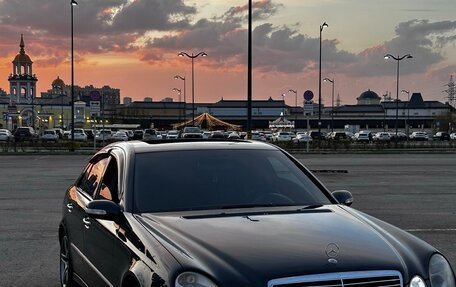 Mercedes-Benz E-Класс, 2003 год, 890 000 рублей, 1 фотография