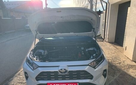 Toyota RAV4, 2020 год, 3 400 000 рублей, 4 фотография