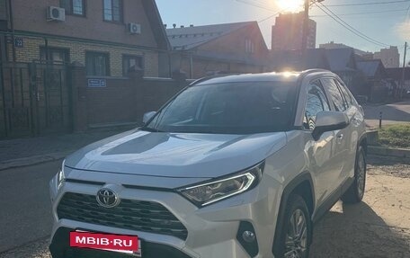 Toyota RAV4, 2020 год, 3 400 000 рублей, 14 фотография