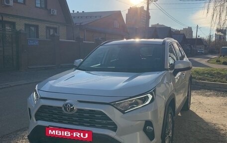 Toyota RAV4, 2020 год, 3 400 000 рублей, 16 фотография
