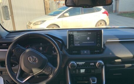 Toyota RAV4, 2020 год, 3 400 000 рублей, 22 фотография