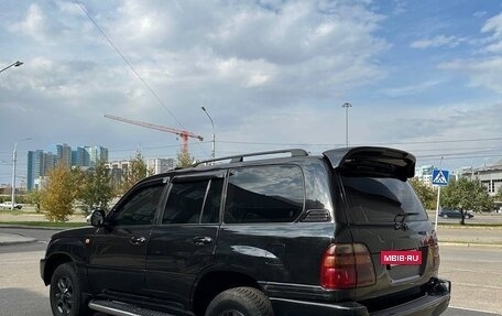 Toyota Land Cruiser 100 рестайлинг 2, 2002 год, 1 400 000 рублей, 6 фотография