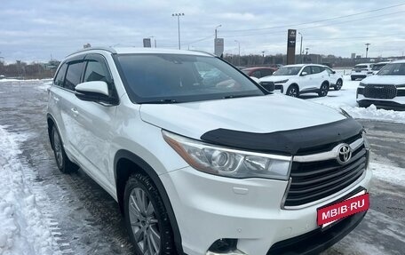 Toyota Highlander III, 2014 год, 2 699 000 рублей, 2 фотография