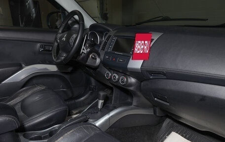 Mitsubishi Outlander III рестайлинг 3, 2010 год, 1 149 000 рублей, 10 фотография