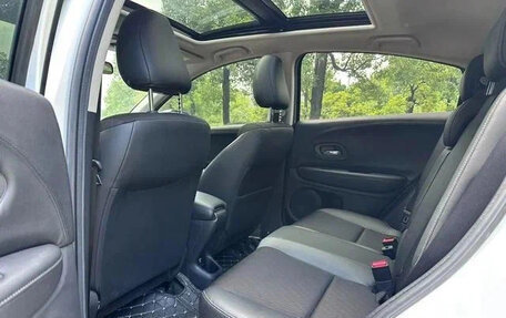 Honda Vezel, 2021 год, 1 380 000 рублей, 8 фотография