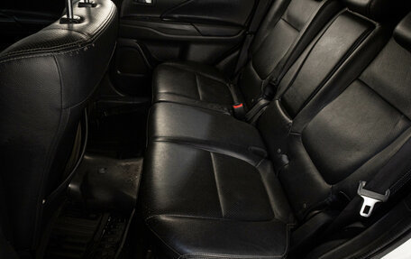 Mitsubishi Outlander III рестайлинг 3, 2016 год, 1 769 000 рублей, 17 фотография