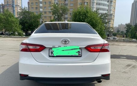 Toyota Camry, 2021 год, 2 700 000 рублей, 5 фотография