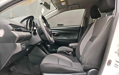 Toyota Vios III, 2022 год, 1 100 000 рублей, 8 фотография